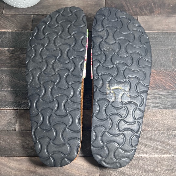 Betani began leather floral slides size 8.5 - Picture 7 of 8